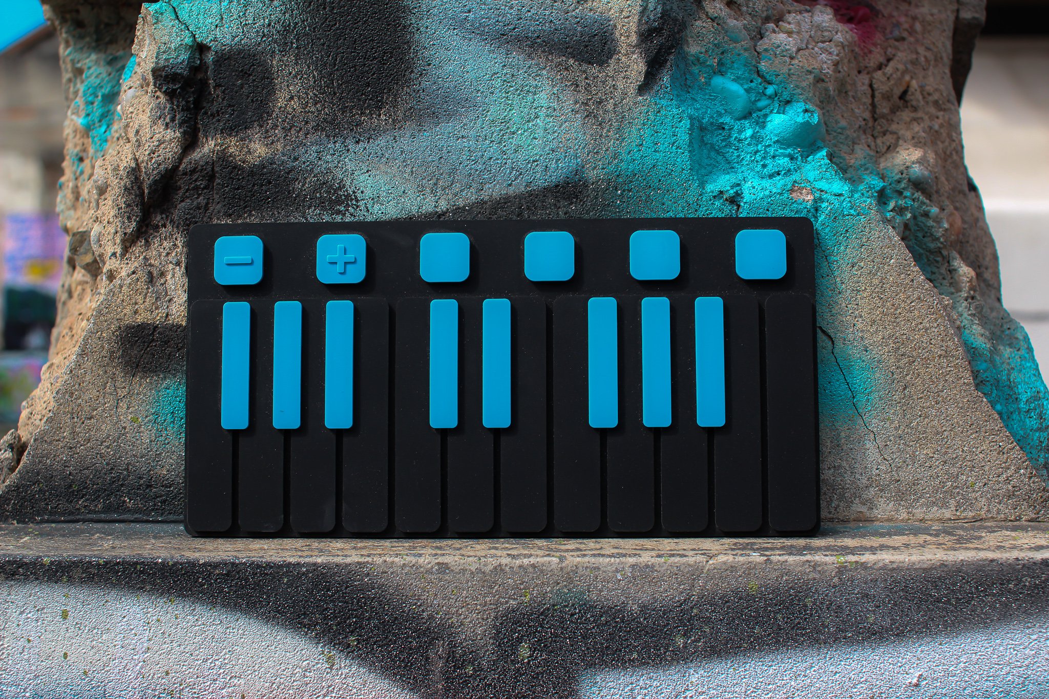 Synth